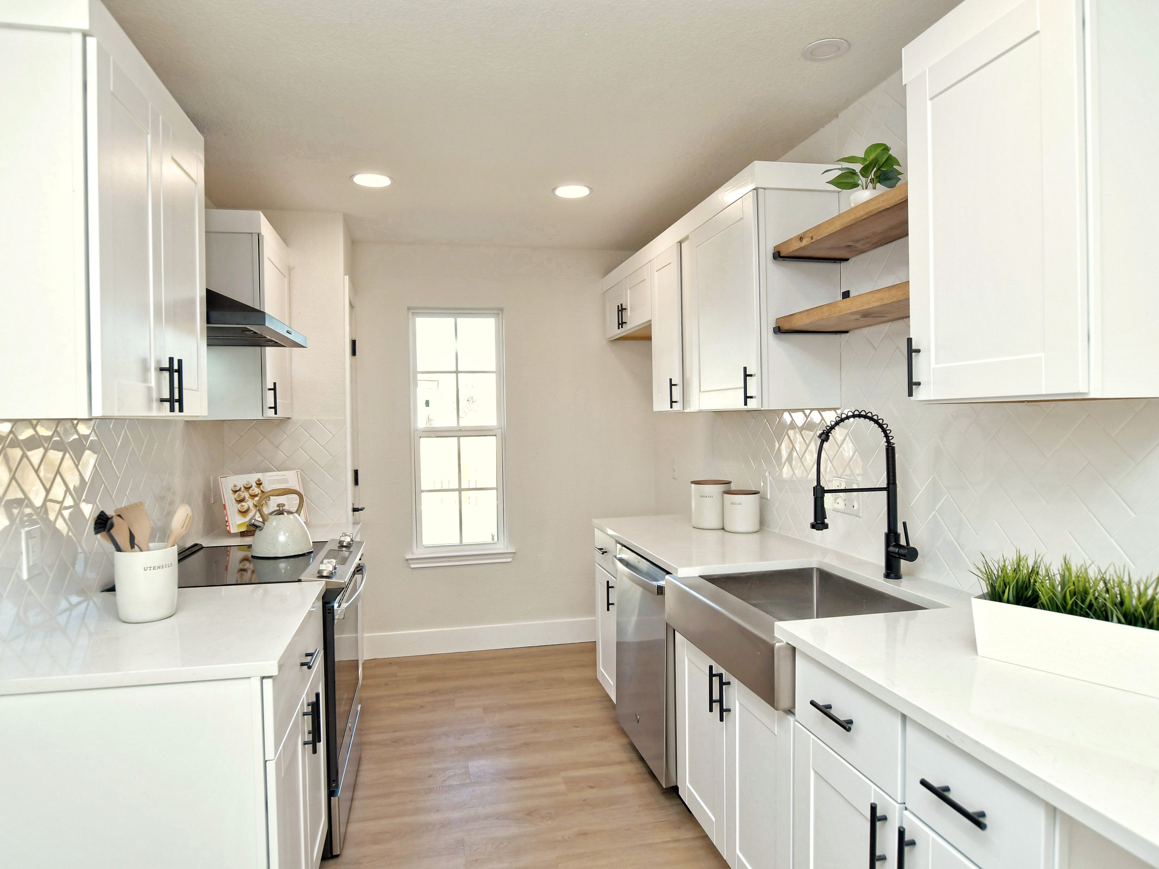 012 Kitchen